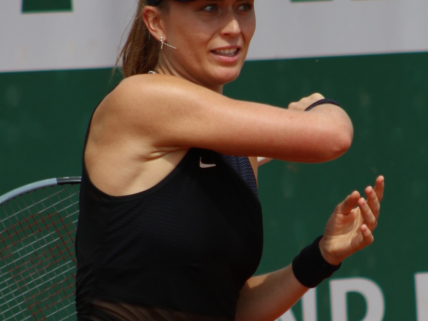 Paula Badosa playing tennis